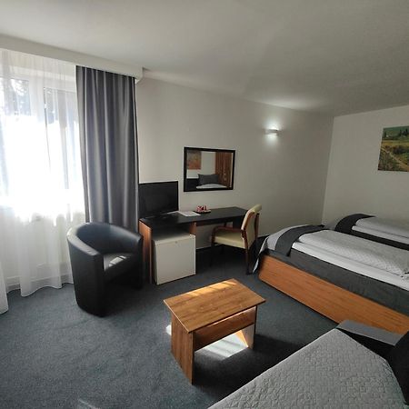 Hotel P7 Lučenec 外观 照片