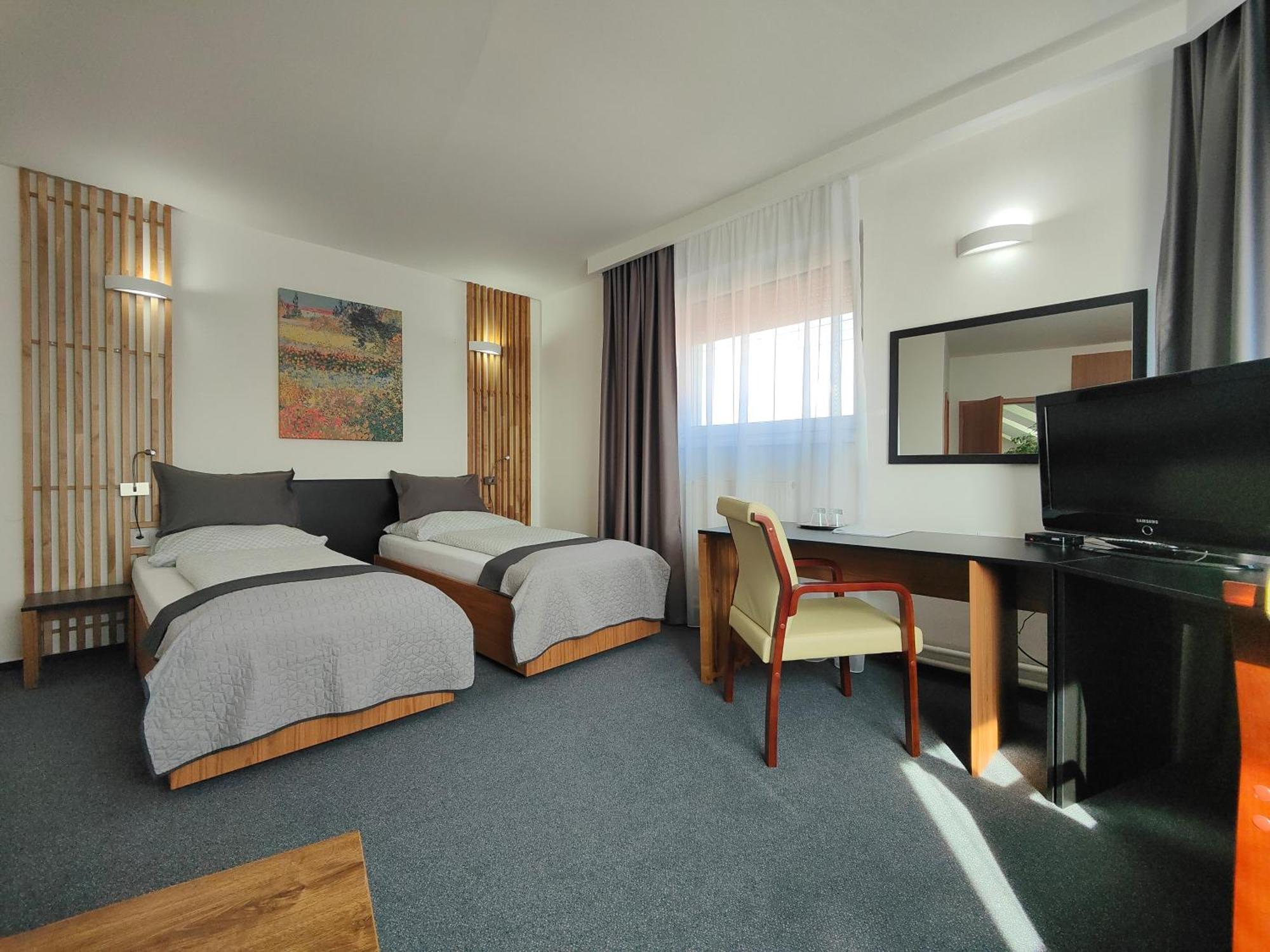Hotel P7 Lučenec 外观 照片