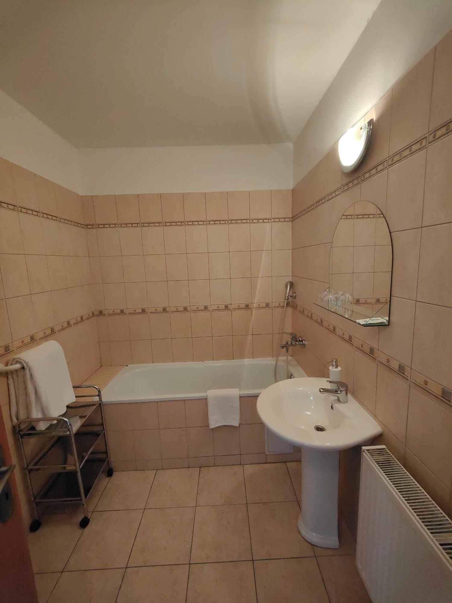 Hotel P7 Lučenec 外观 照片