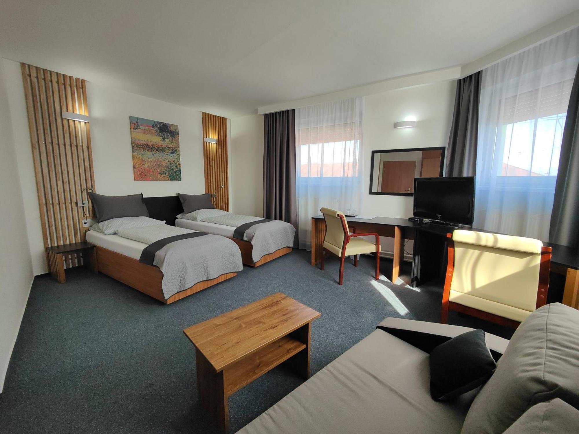 Hotel P7 Lučenec 外观 照片
