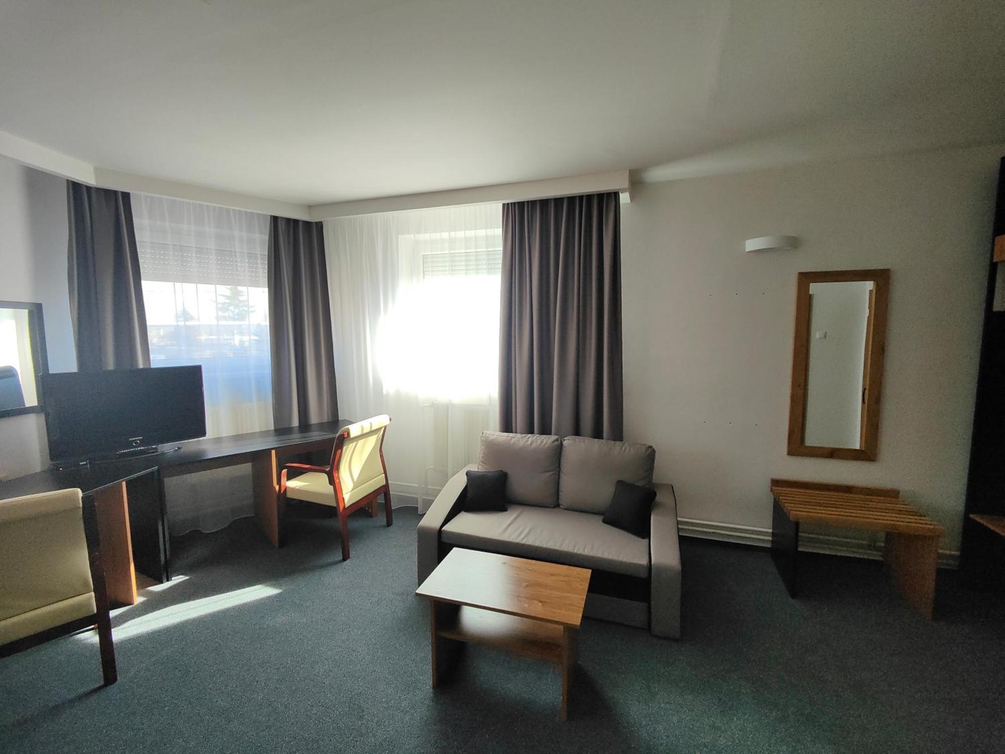 Hotel P7 Lučenec 外观 照片