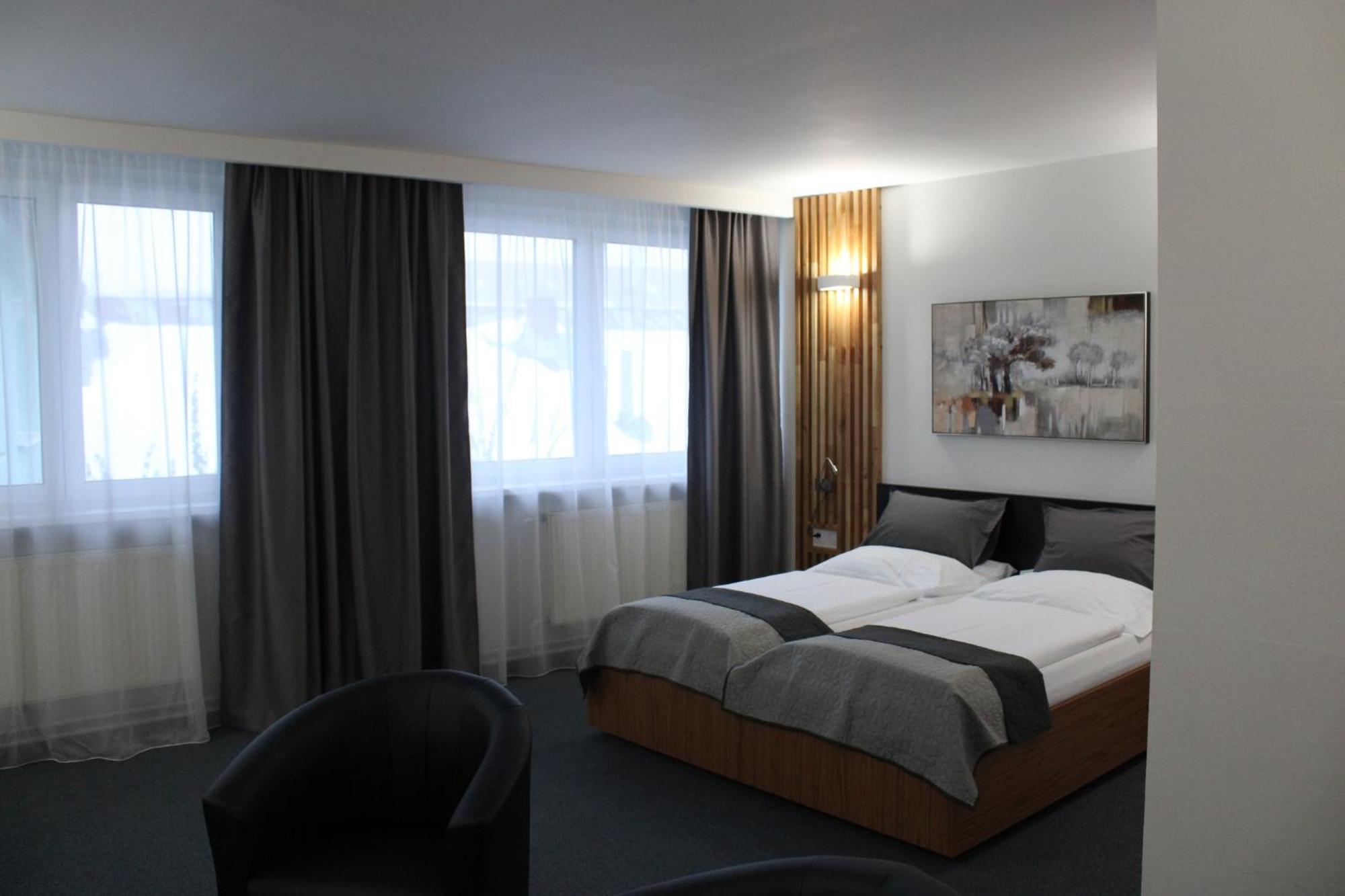 Hotel P7 Lučenec 外观 照片