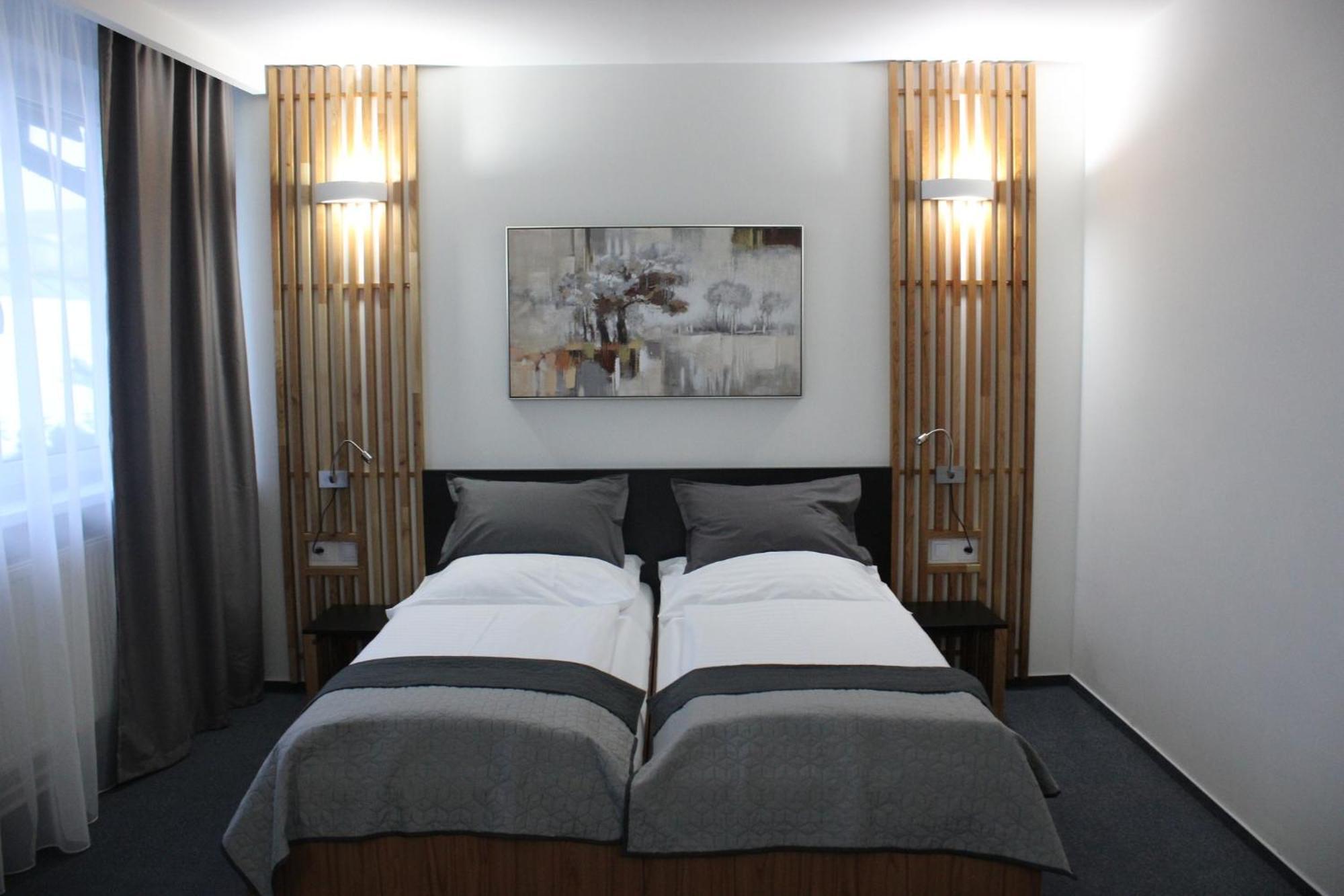 Hotel P7 Lučenec 外观 照片